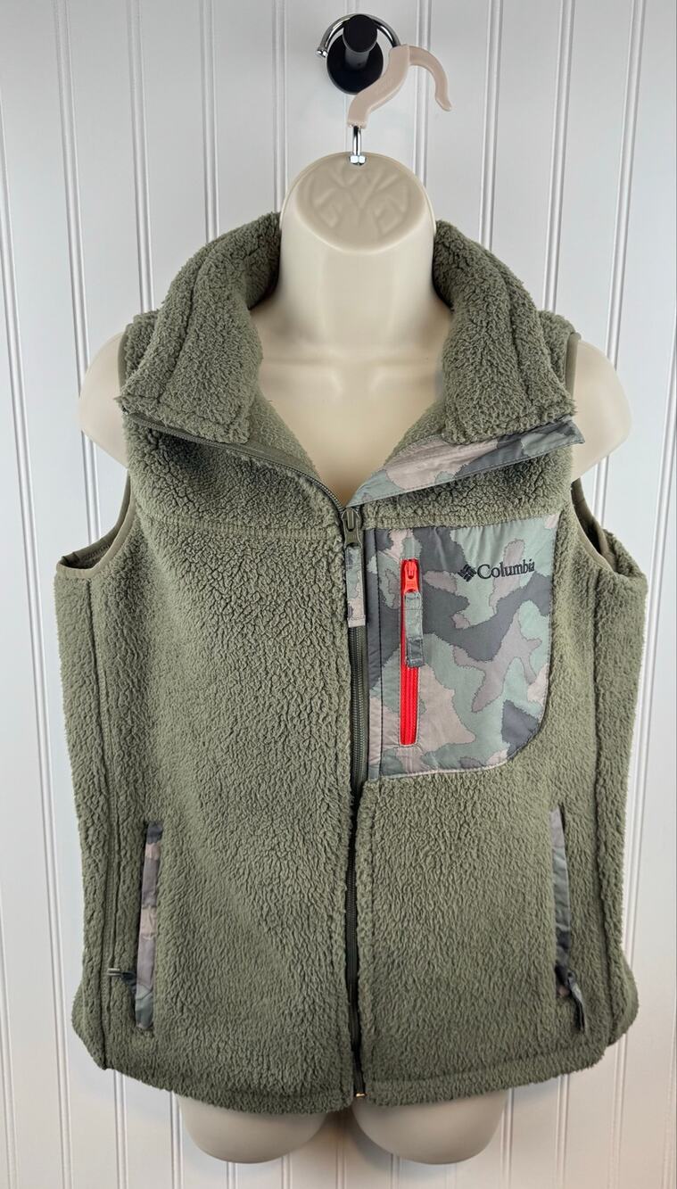 Columbia Women’s Green Sherpa Fleece Vest Camo Trim Full Zip Pockets Size Medium